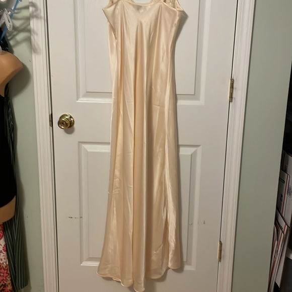 VINTAGE VICTORIA SECRET Sexy, lacey, mesh, long, split, nightgown- GOLD LABEL - Picture 10 of 14